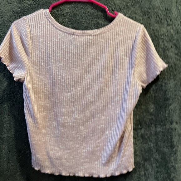 Cute top - Picture 2 of 3